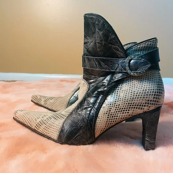 ❤️ Dos de Oro Boots - Picture 5 of 16